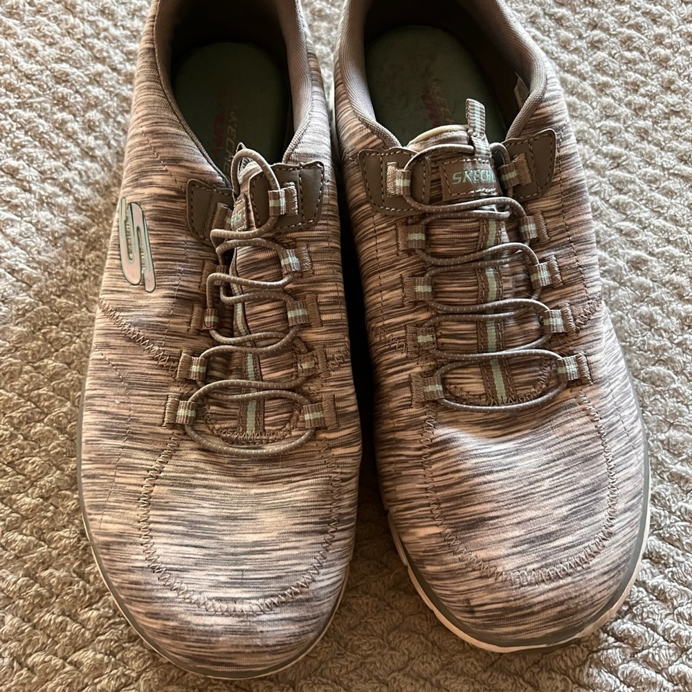 Sketchers Sneakers